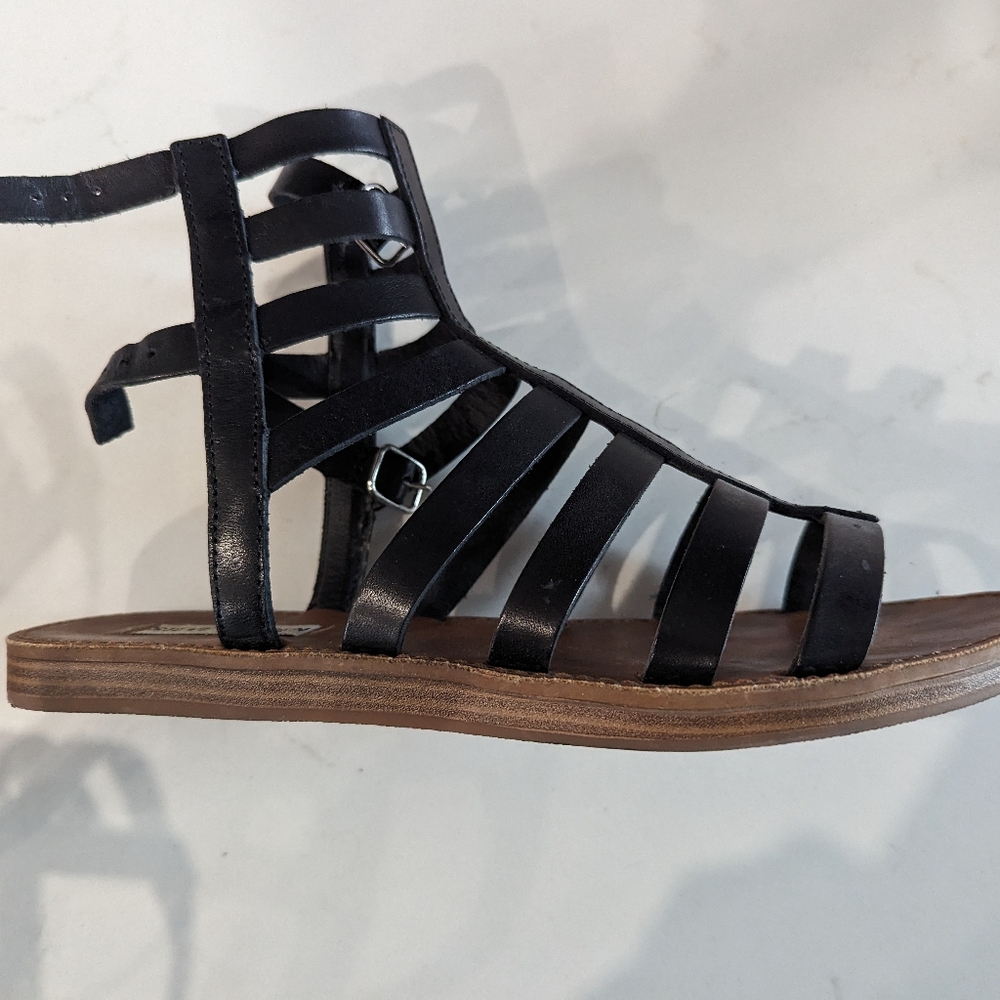 Ladies sandals